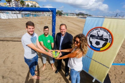 Las Alcaravaneras acoge el primer campeonato de fútbol playa de otoño 