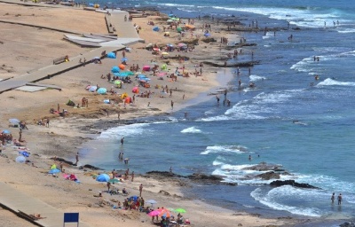 El Ayuntamiento reabre al baño la playa de El Confital después de confirmar los datos positivos de la calidad del agua 